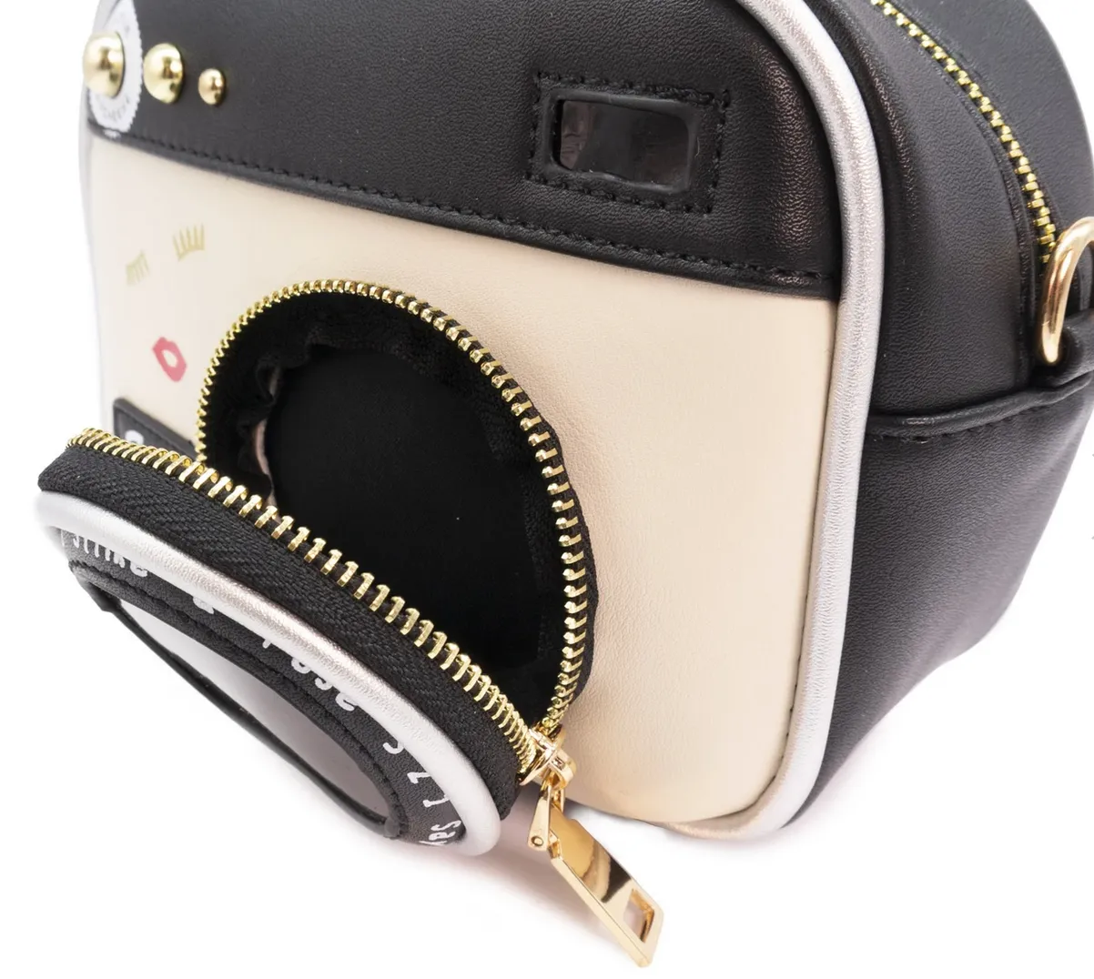 Bewaltz: Flashy Camera Handbag