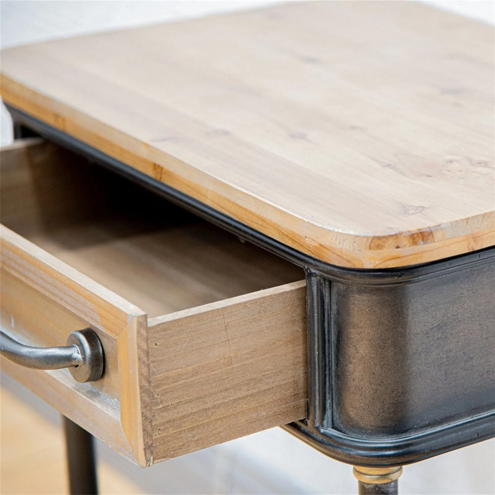 Refino Side Table by Urban Style