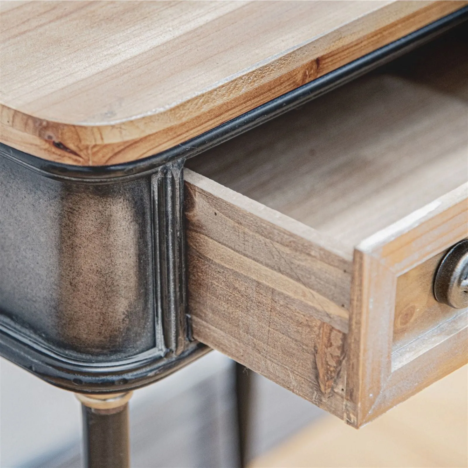 Refino Side Table by Urban Style