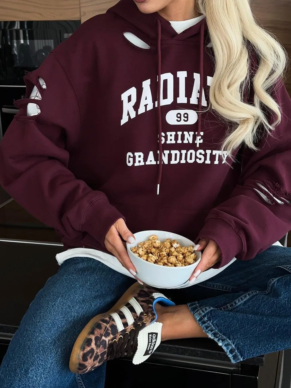 retro distressed hole design sweatshirt