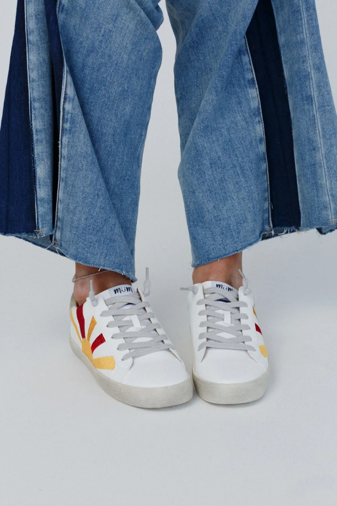 Sun Rays Retro Sneakers - White