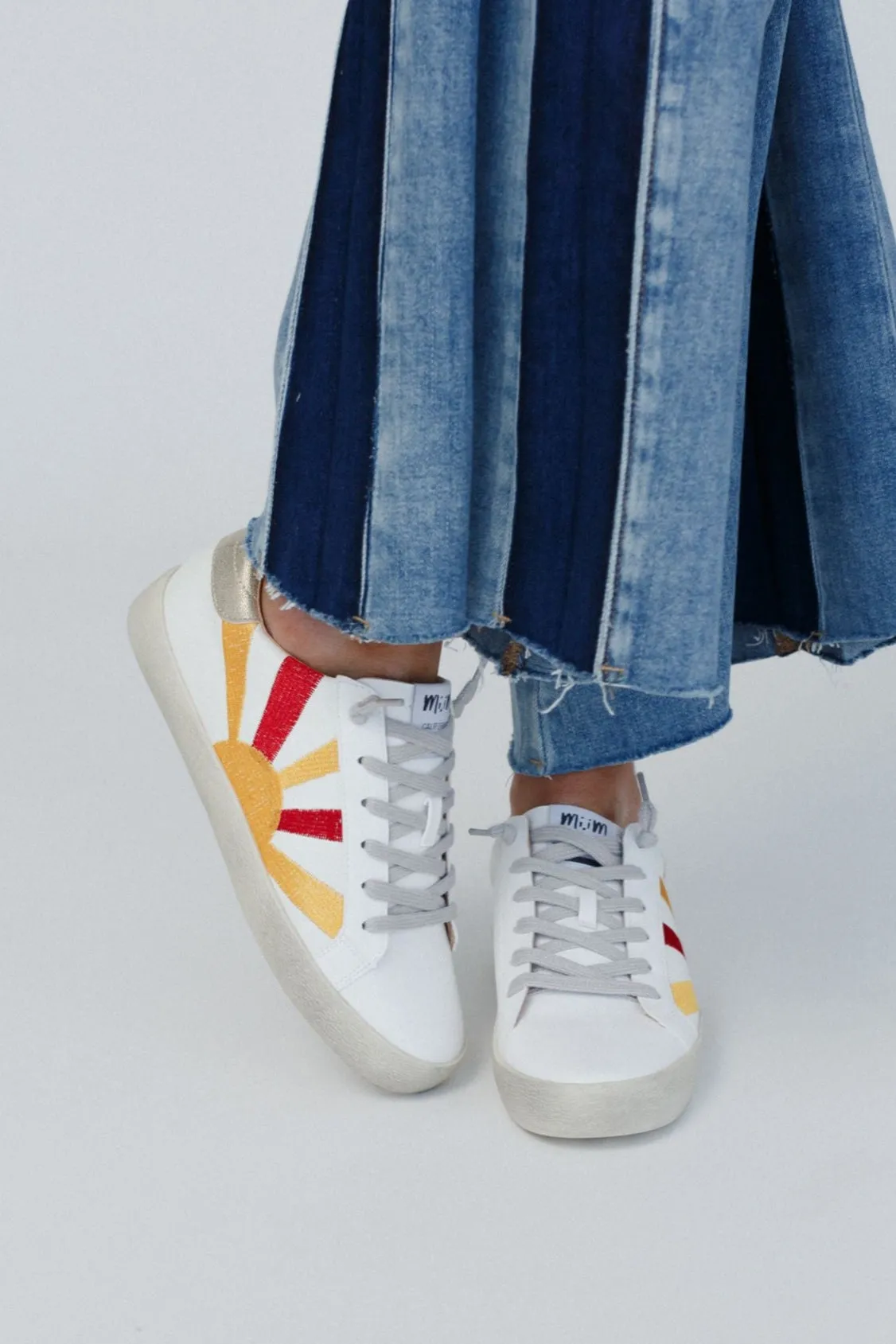 Sun Rays Retro Sneakers - White