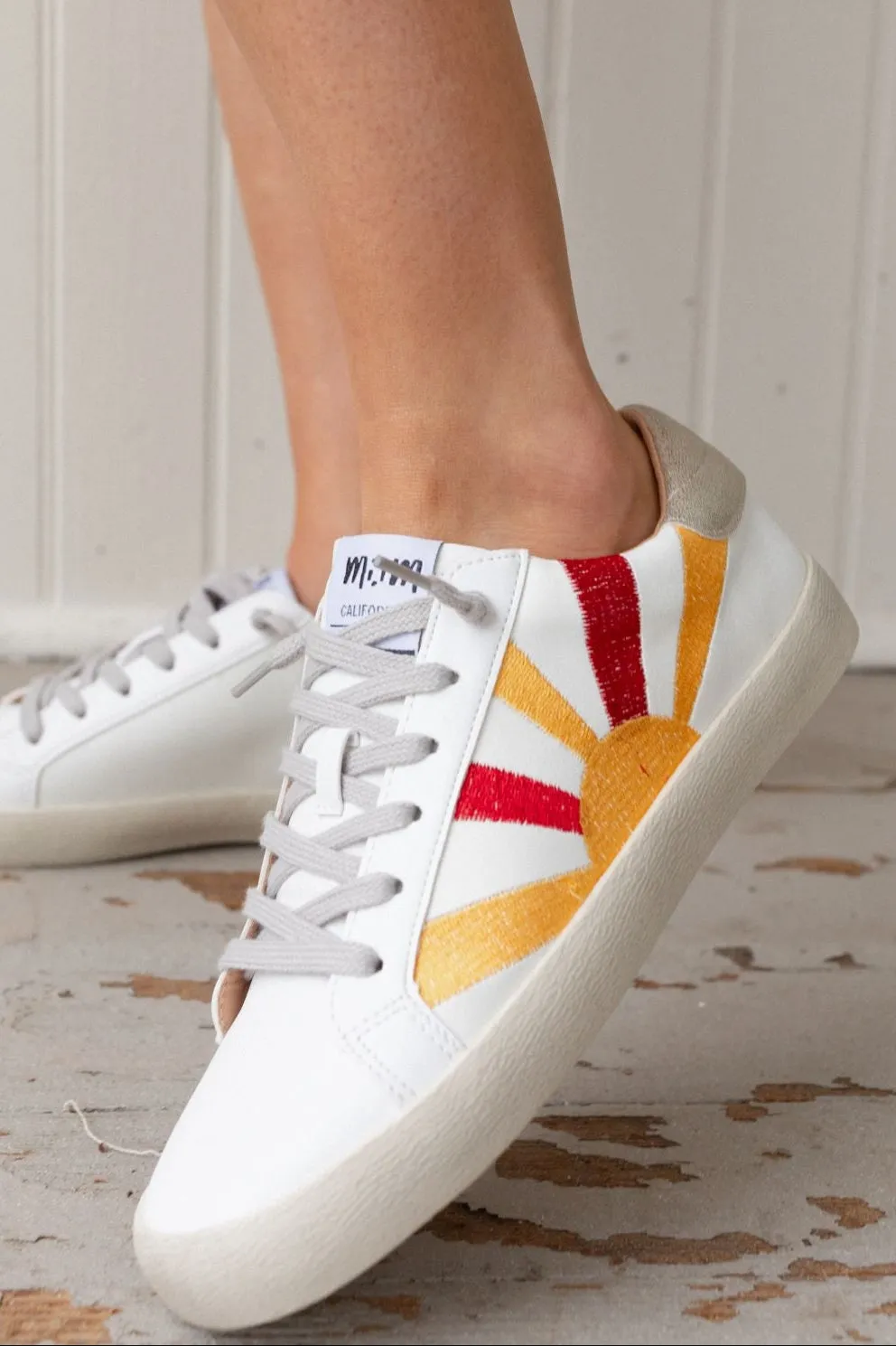 Sun Rays Retro Sneakers - White