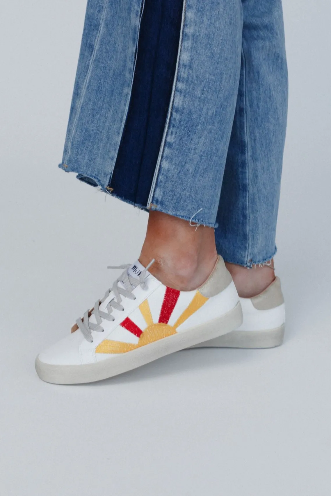 Sun Rays Retro Sneakers - White