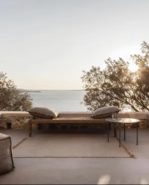 WOVEN SEAGRASS DAY BED
